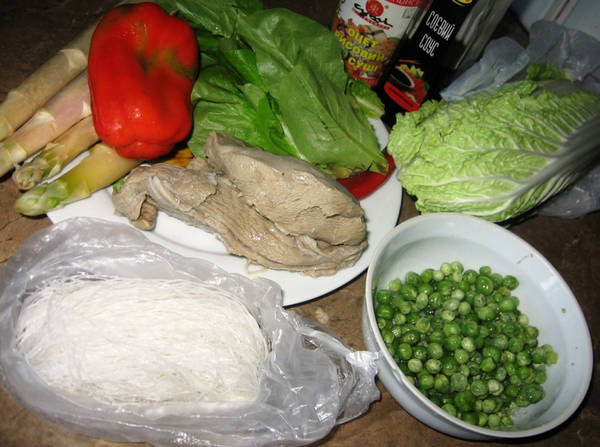 Ингредиенты_салата_с_бобовой_вермишелью_Ingredienty_salata_s_bobovoj_vermishelju