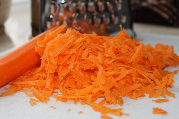 Морковь для салата с крыжовником