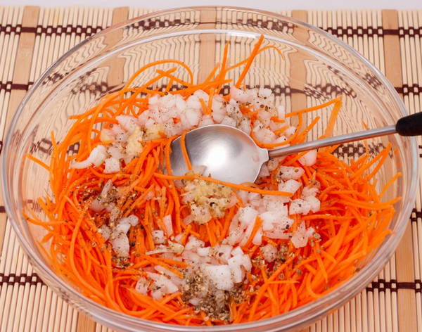 Салат с говядиной и морковью по-корейски