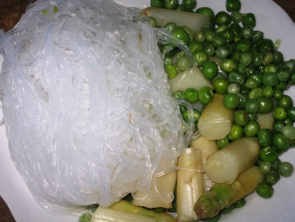 Спаржа_горошек_бобовая_вермишель_фото_рецепт_Sparzha_goroshek_bobovaja_vermishel_foto_recept