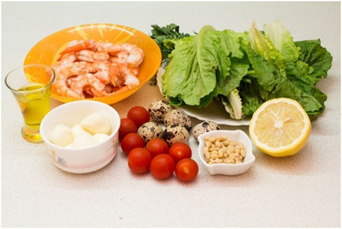Шаг 1: Ингредиенты для салата с креветками