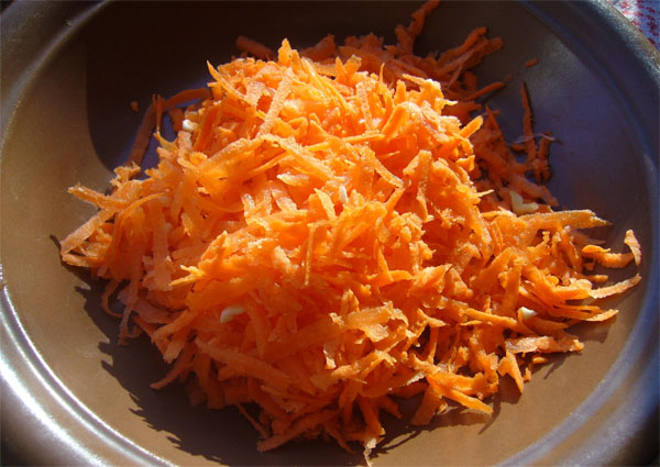 Салат из капусты, болгарского перца и моркови