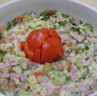 Салат с ветчиной и грибами