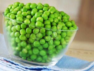 Салат с зеленым горошком: основы приготовления и рецептура