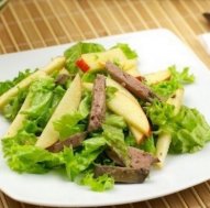 Салат с куриной печенью: и полезно, и действительно вкусно