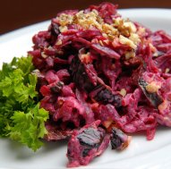 Рецепты полезных салатов из свеклы с черносливом