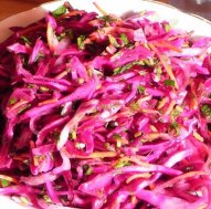 Салат из краснокочанной капусты – прекрасный выбор для любого случая!