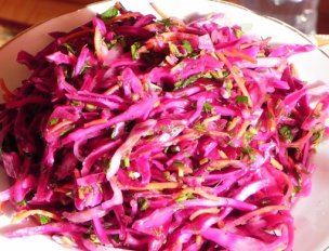 Салат из краснокочанной капусты – прекрасный выбор для любого случая!
