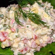 Крабовый салат с огурцом и другими вкусными сочетаниями продуктов