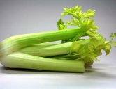 Рецепты простых салатов из корней и стеблей сельдерея