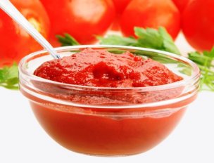 Соус из томатной пасты – лучшая заправка для десятков блюд. Запоминайте рецепт!